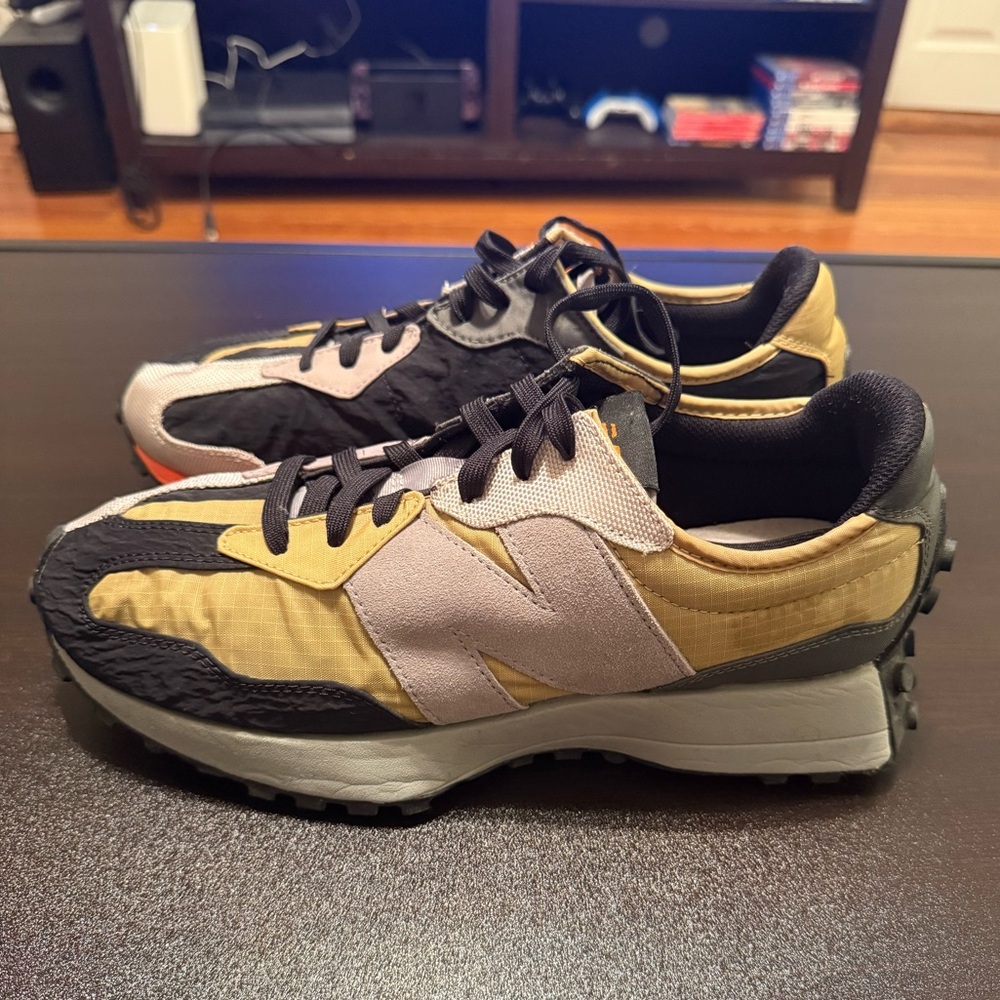 New Balance 327